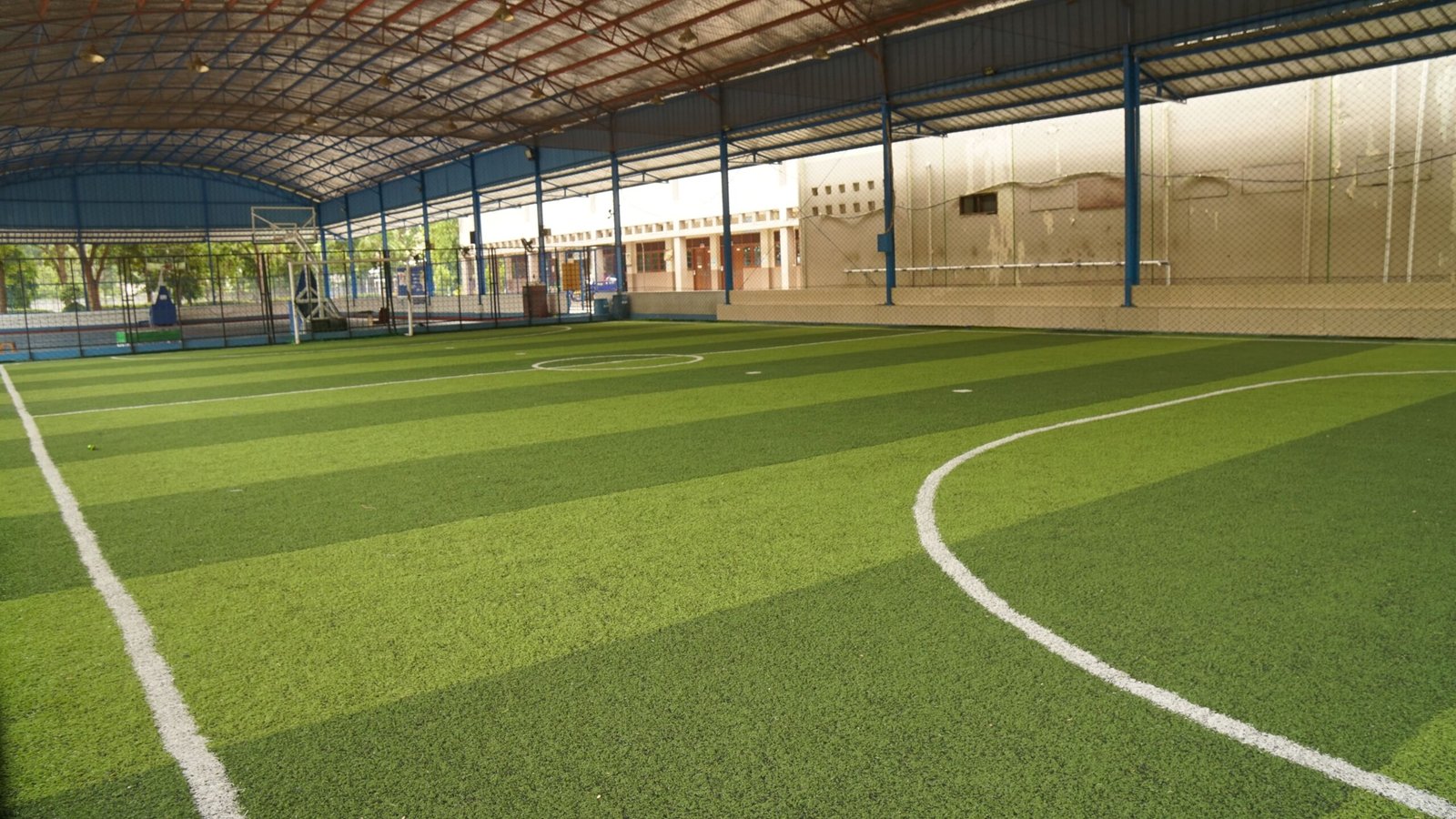 Lapangan Futsal dan Basket indoor